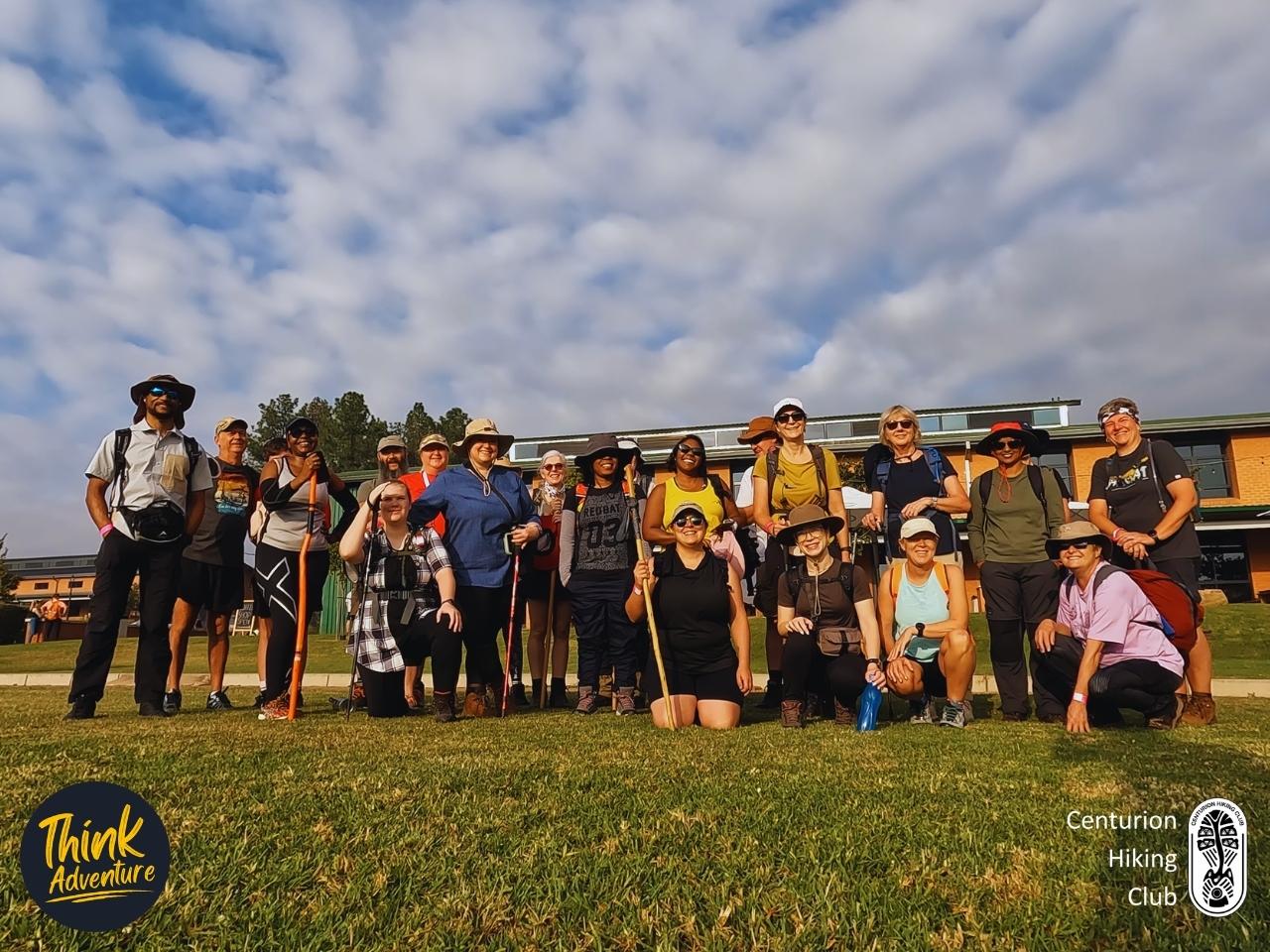 A group photo of 25 hikers at the Taroko Trail Park